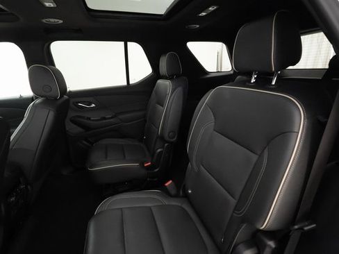 Used 2022 Chevrolet Traverse Premier image 21