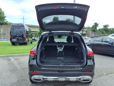 Used 2025 Mercedes-Benz GLC 300 4MATIC image 30