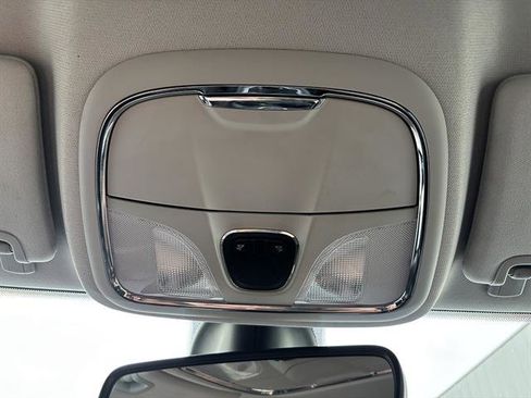 Used 2019 Jeep Cherokee Limited AWD/4WD image 12