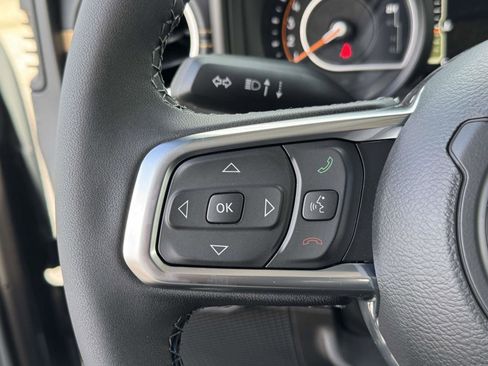 New 2026 Jeep Wrangler Unlimited Sahara AWD/4WD image 9