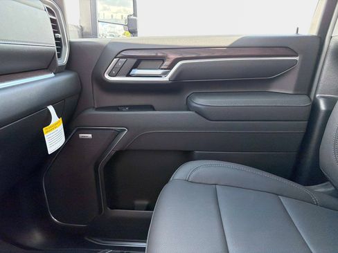 New 2026 GMC Sierra 2500 SLT w/ SLT Premium Package image 22
