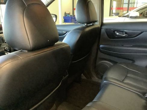 Used 2019 Nissan Rogue SL image 19