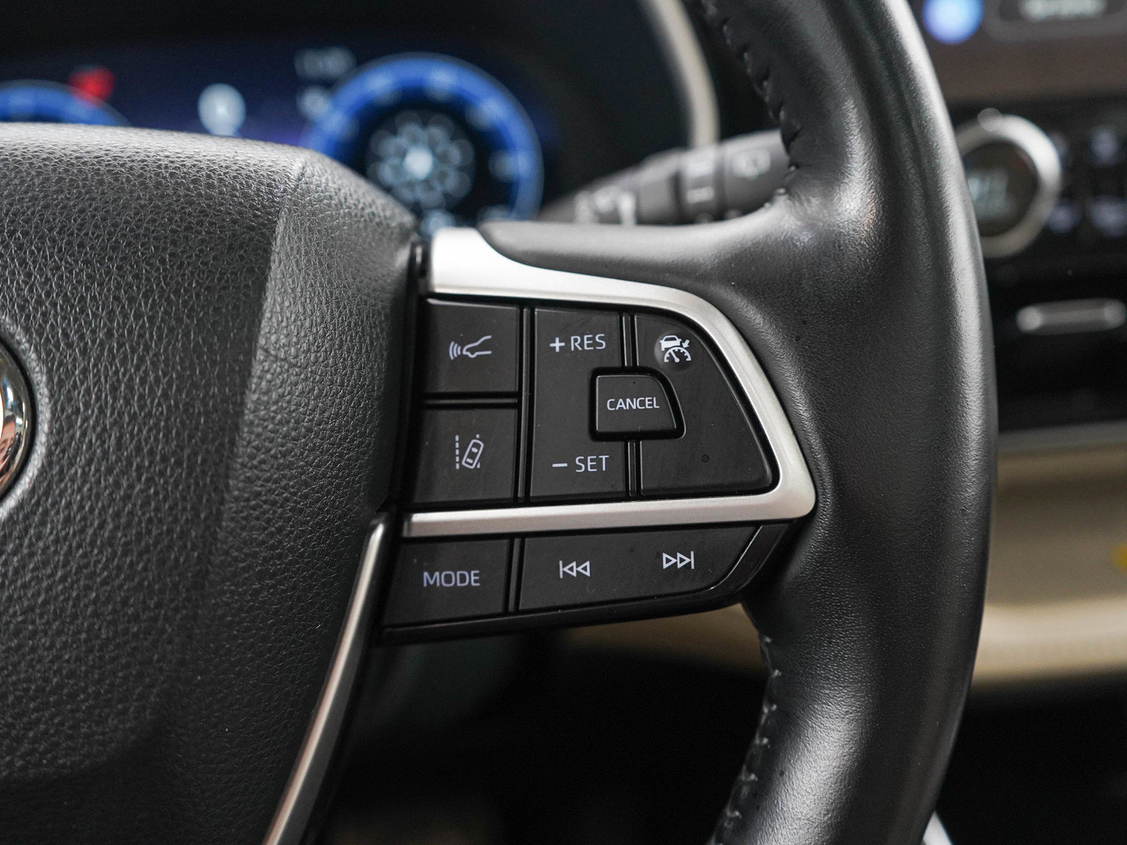 Used 2023 Toyota Highlander Limited AWD/4WD image 28