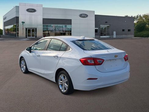 Used 2019 Chevrolet Cruze LT image 8