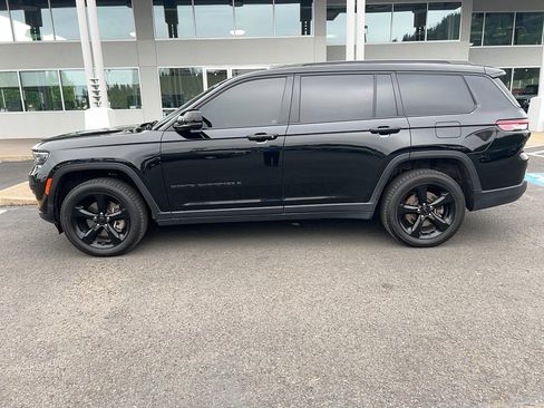 Used 2023 Jeep Grand Cherokee L Laredo AWD/4WD image 7