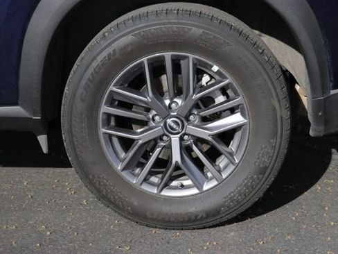 Used 2026 Nissan Rogue SV AWD/4WD image 9