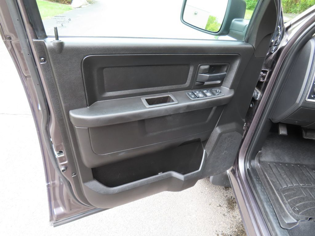 Used 2019 RAM 1500 Express w/ Wheel & Sound Group AWD/4WD image 27