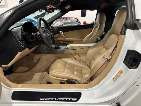 Used 2007 Chevrolet Corvette Coupe w/ Preferred Equipment Group RWD image 9