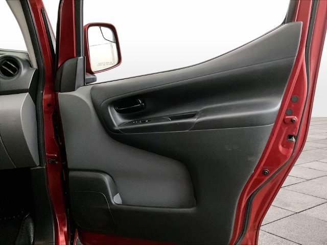 Used 2019 Nissan NV200 SV w/ Navigation Package FWD image 23