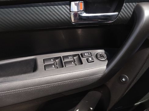 Used 2011 Kia Sorento SX FWD image 15