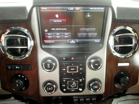 Used 2015 Ford F250 Lariat w/ Lariat Ultimate Package image 19