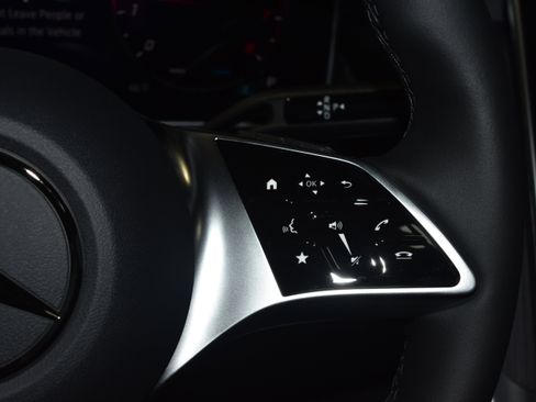 New 2026 Mercedes-Benz GLC 300 4MATIC image 9