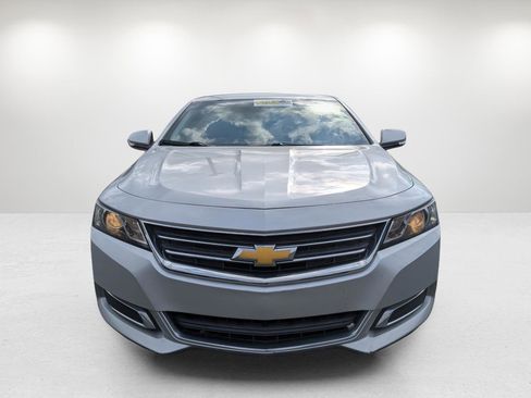 Used 2016 Chevrolet Impala LT w/ Convenience Package image 2