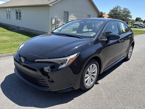 Certified 2024 Toyota Corolla LE w/ LE Convenience Package AWD/4WD image 8