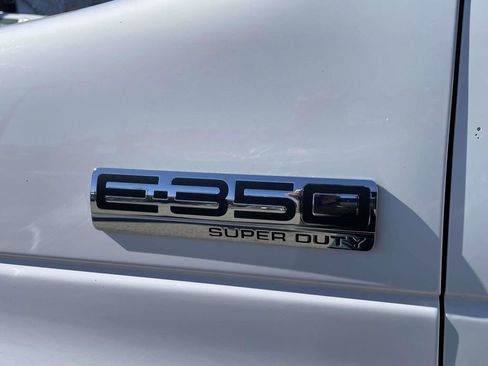 Used 2022 Ford E-350 and Econoline 350 Super Duty w/ Power Windows & Locks Group image 6