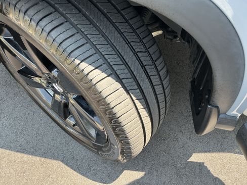 Used 2025 Honda Pilot Black Edition image 12