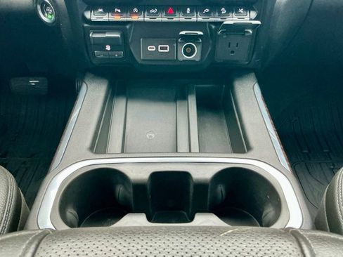 Used 2019 GMC Sierra 1500 Denali w/ Denali Ultimate Package image 38