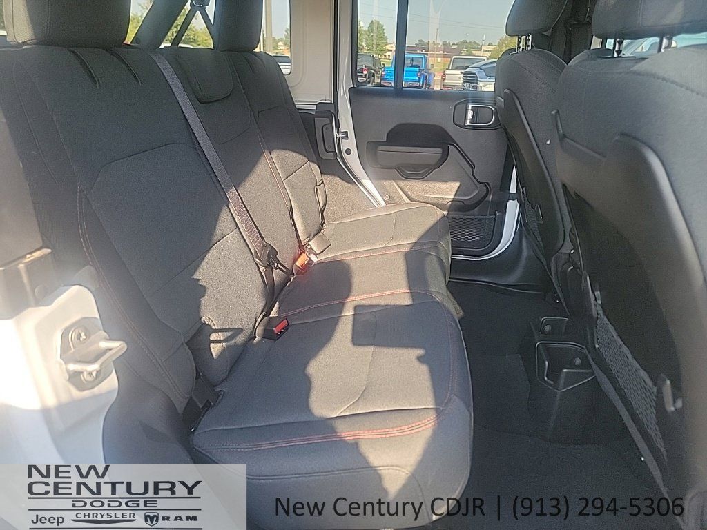 Used 2026 Jeep Wrangler Unlimited Rubicon AWD/4WD image 18