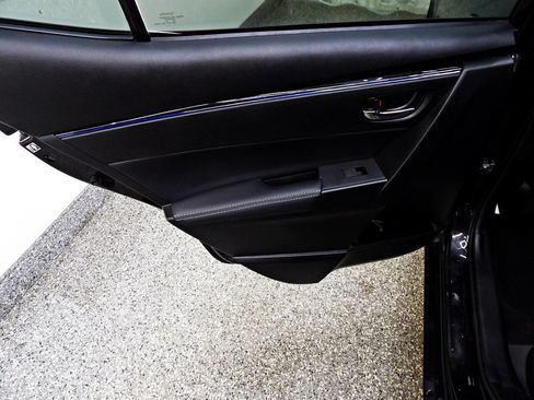 Used 2018 Toyota Corolla SE image 9