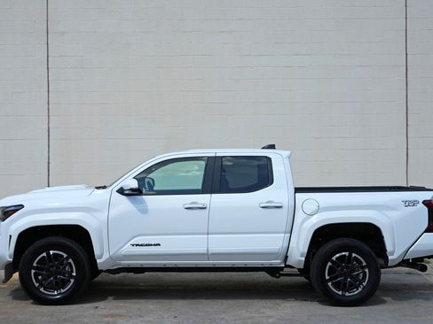 Used 2024 Toyota Tacoma TRD Sport w/ TRD Sport Upgrade Package RWD image 47