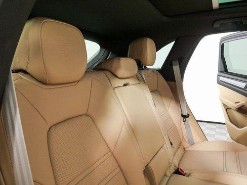 Certified 2023 Porsche Cayenne Platinum Edition AWD/4WD image 24