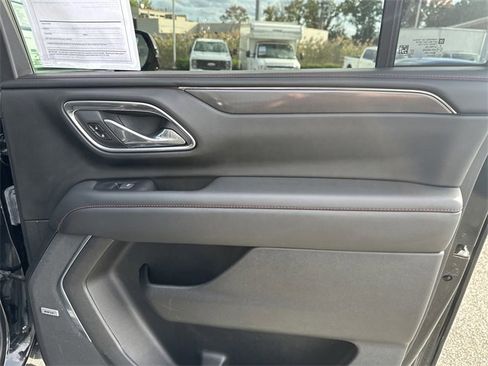 Used 2023 Chevrolet Suburban RST w/ Sport Performance Package image 40