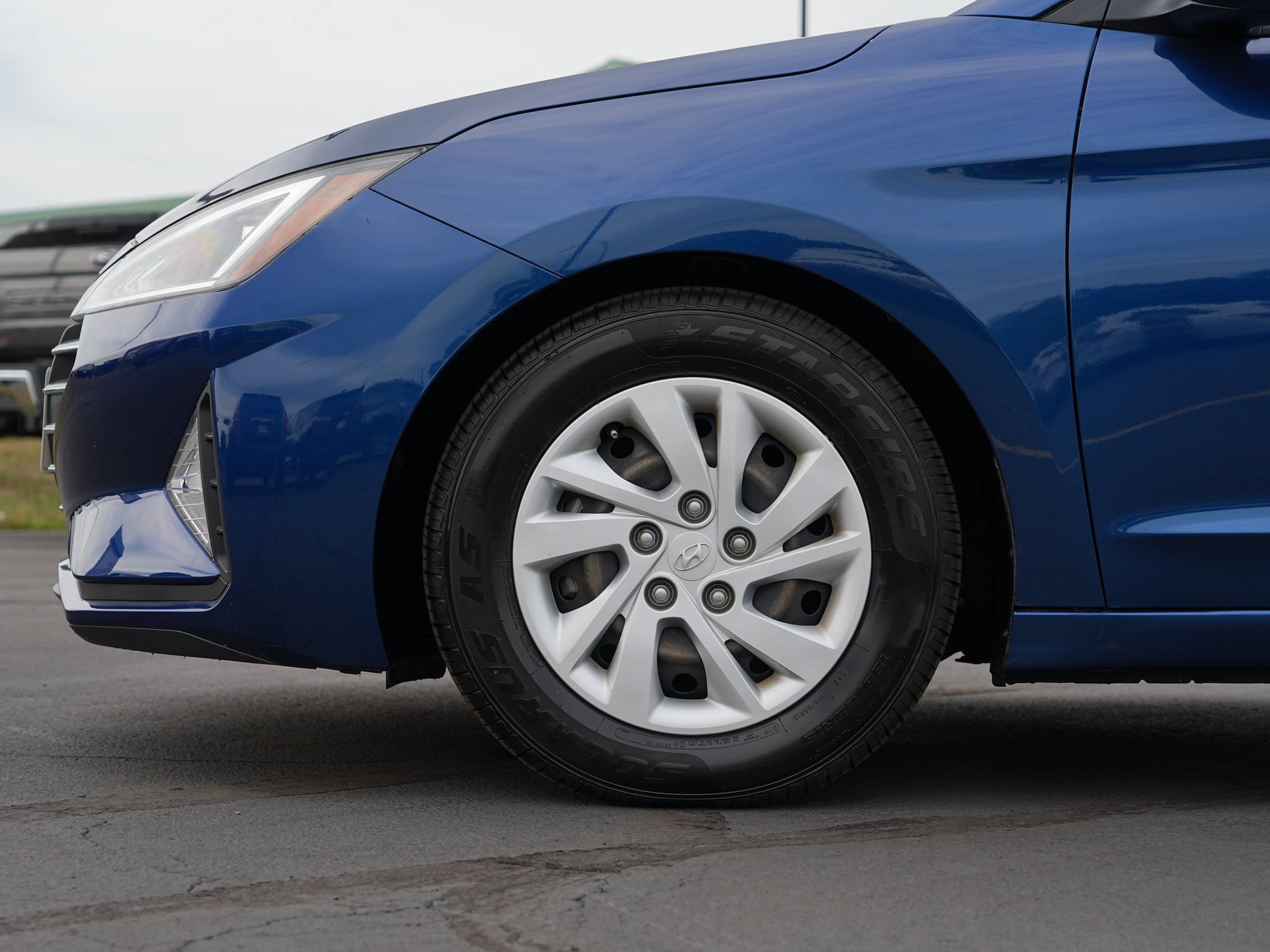 Used 2019 Hyundai Elantra SE FWD image 12