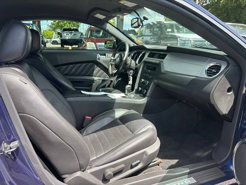 Used 2011 Ford Mustang Premium w/ 203A Rapid Spec Order Code RWD image 18