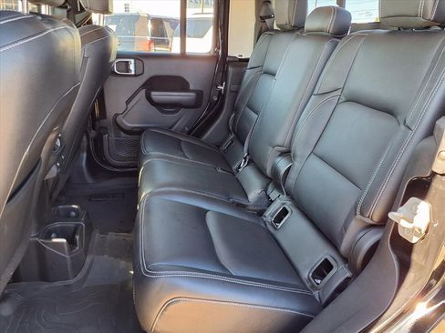 Used 2023 Jeep Gladiator Willys image 27