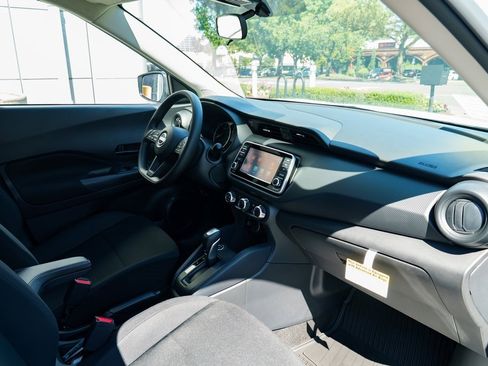 New 2025 Nissan Kicks Play S image 25