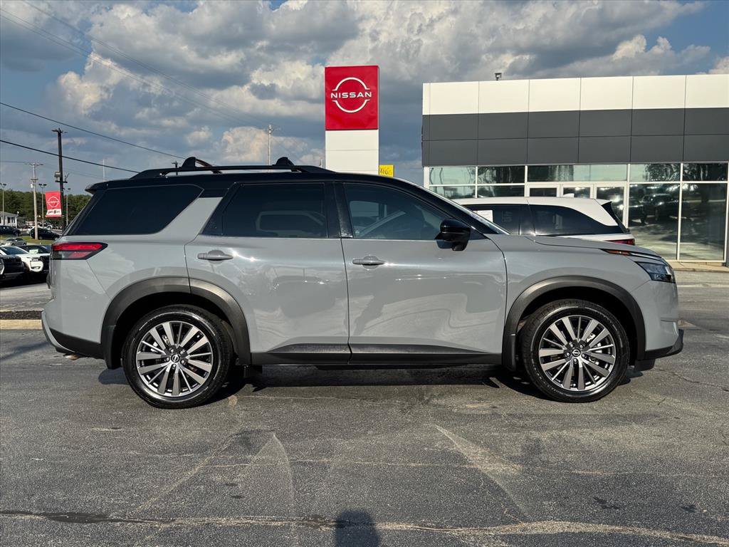 Certified 2024 Nissan Pathfinder SL w/ SL Premium Package FWD image 2