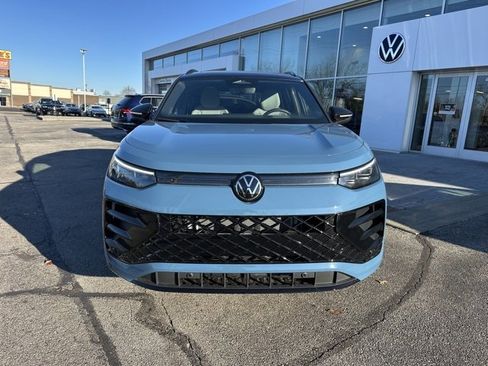 New 2026 Volkswagen Tiguan SE R-Line image 2