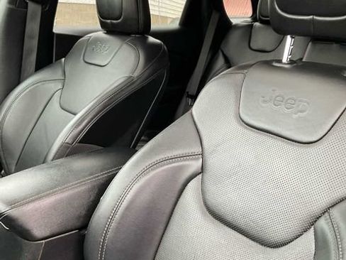 Used 2021 Jeep Cherokee Limited AWD/4WD image 26