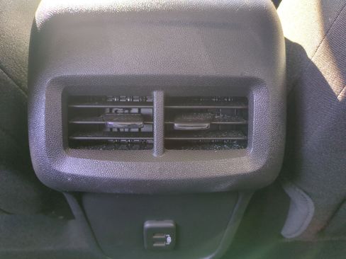 Used 2023 GMC Terrain SLE w/ Driver Convenience Package image 28