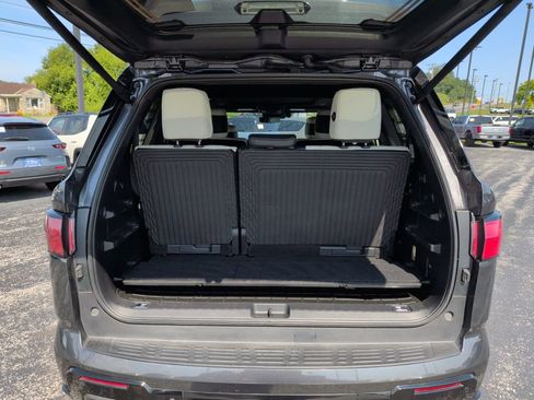 Used 2023 Toyota Sequoia Capstone AWD/4WD image 31