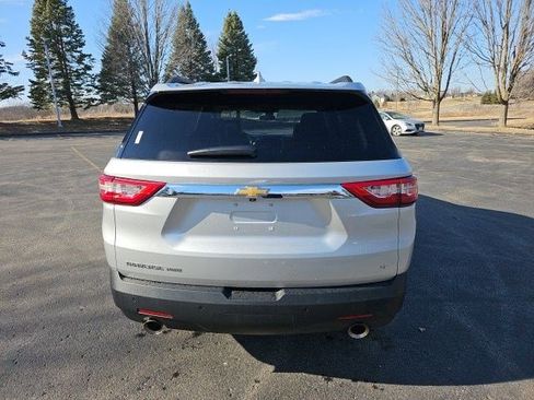 Used 2020 Chevrolet Traverse LT w/ Driver Confidence II Package image 5