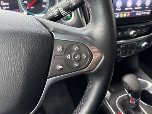 Used 2023 Chevrolet Traverse LT w/ Rear Camera Mirror Package image 34