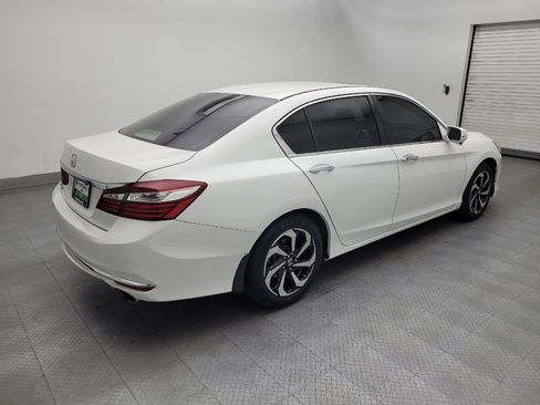 Used 2017 Honda Accord EX image 10