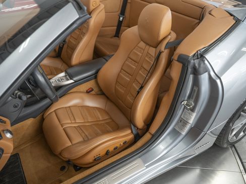 Used 2010 Ferrari California image 32