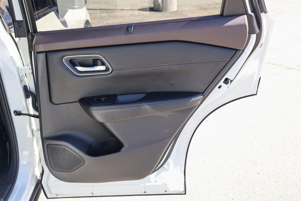 Used 2021 Nissan Rogue SL FWD image 20