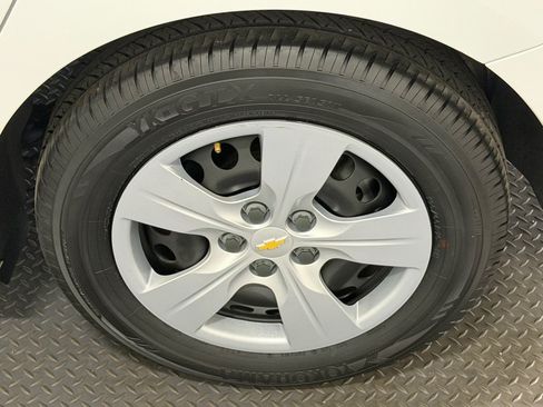 Used 2018 Chevrolet Cruze LS FWD image 19
