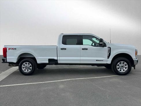 Used 2023 Ford F350 XLT w/ FX4 Off-Road Package image 2