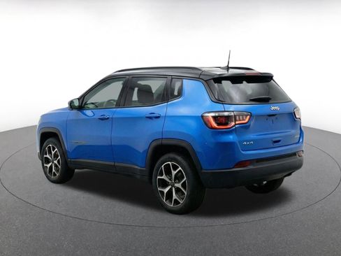 Used 2025 Jeep Compass Limited AWD/4WD image 7