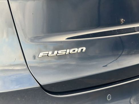Used 2020 Ford Fusion SE FWD image 13