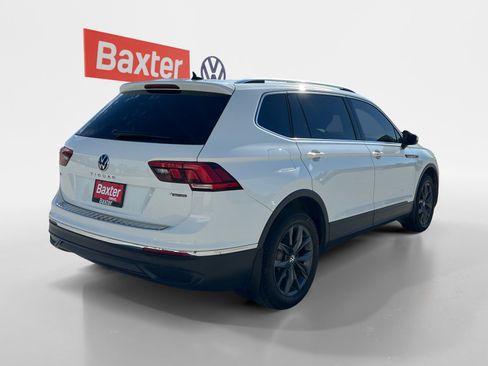 Certified 2022 Volkswagen Tiguan SE w/ Panoramic Sunroof Package image 15