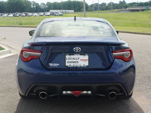 Used 2017 Toyota 86 RWD image 3