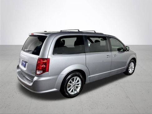 Used 2019 Dodge Grand Caravan SXT image 6