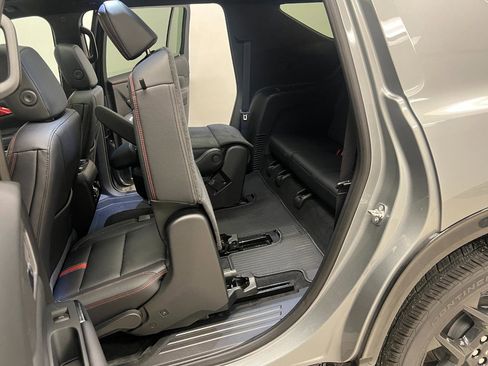 New 2026 Chevrolet Traverse RS w/ LPO, Floor Liner Package AWD/4WD image 32