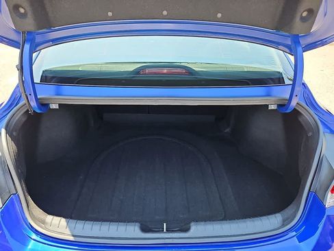 Used 2025 Hyundai Elantra Limited FWD image 31