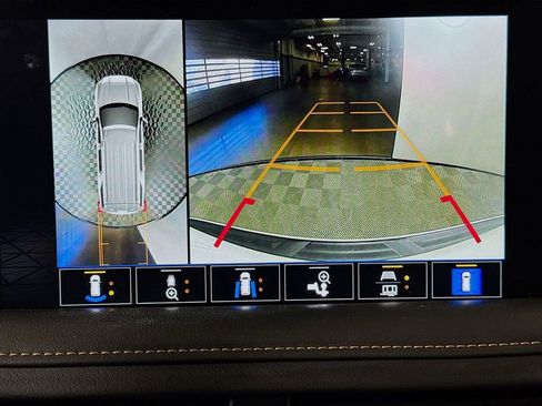 Used 2023 GMC Yukon AT4 w/ Technology Package image 14